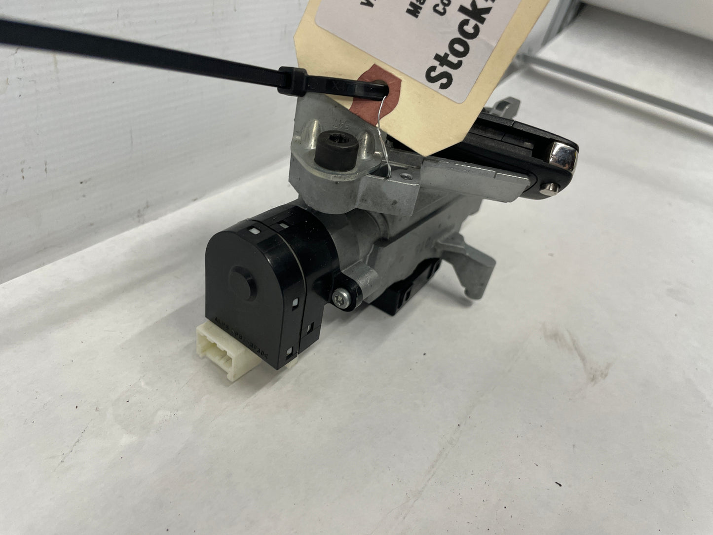 2012 Chevy Camaro SS Complete Steering Column Ignition Lock w/ Key Fob OEM - Day's Parts Yard