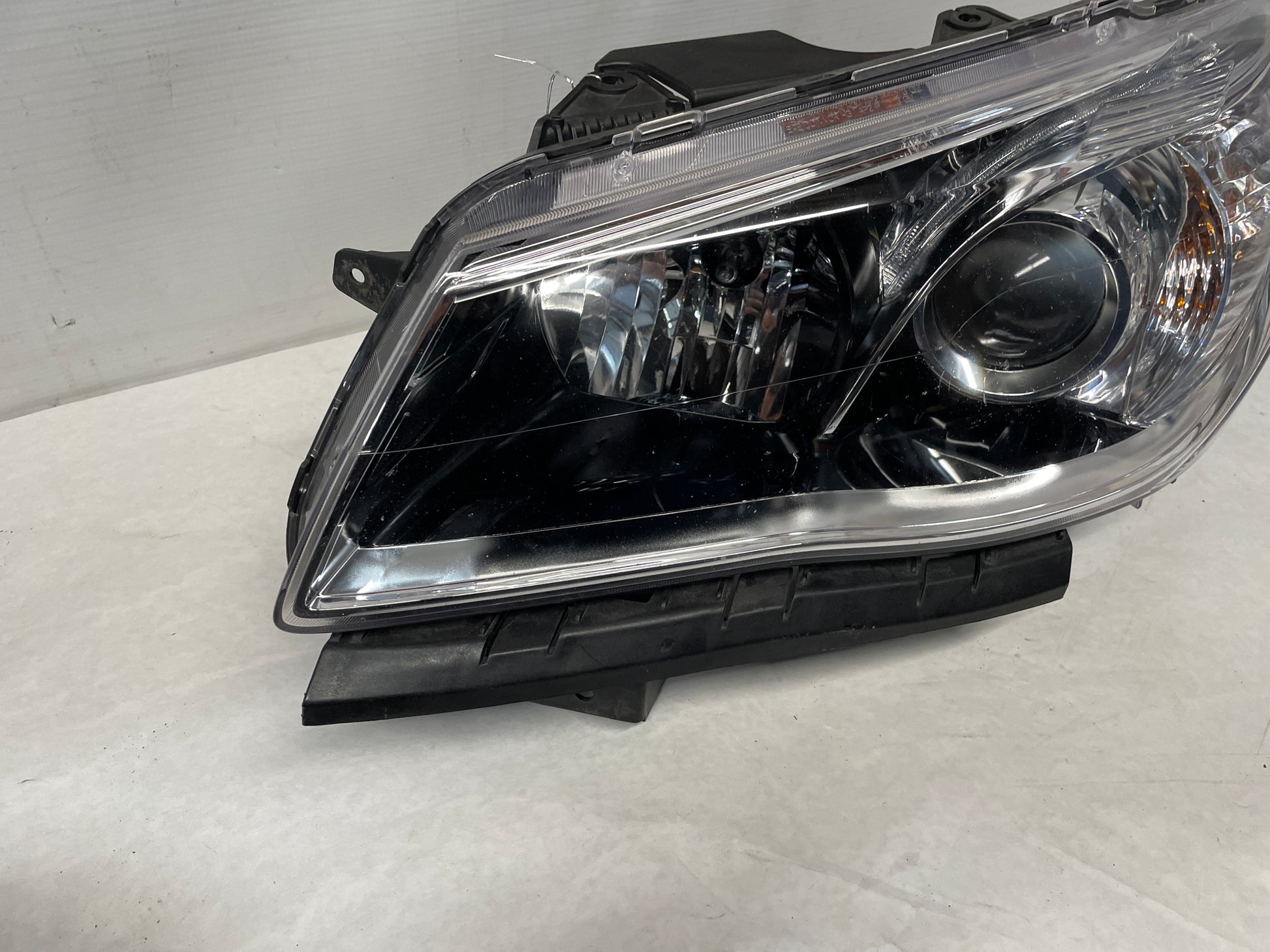 2017 Chevy SS Sedan LH Driver Head Light Lamp Headlight OEM - Day's Parts Yard