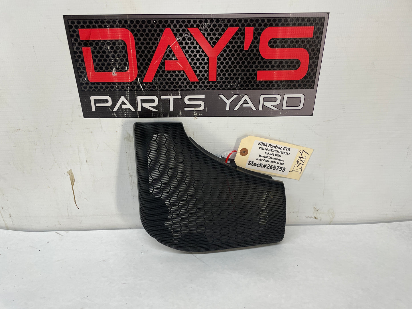 2004 Pontiac GTO RH Passenger Door Panel Speaker Grill OEM - Day's Parts Yard