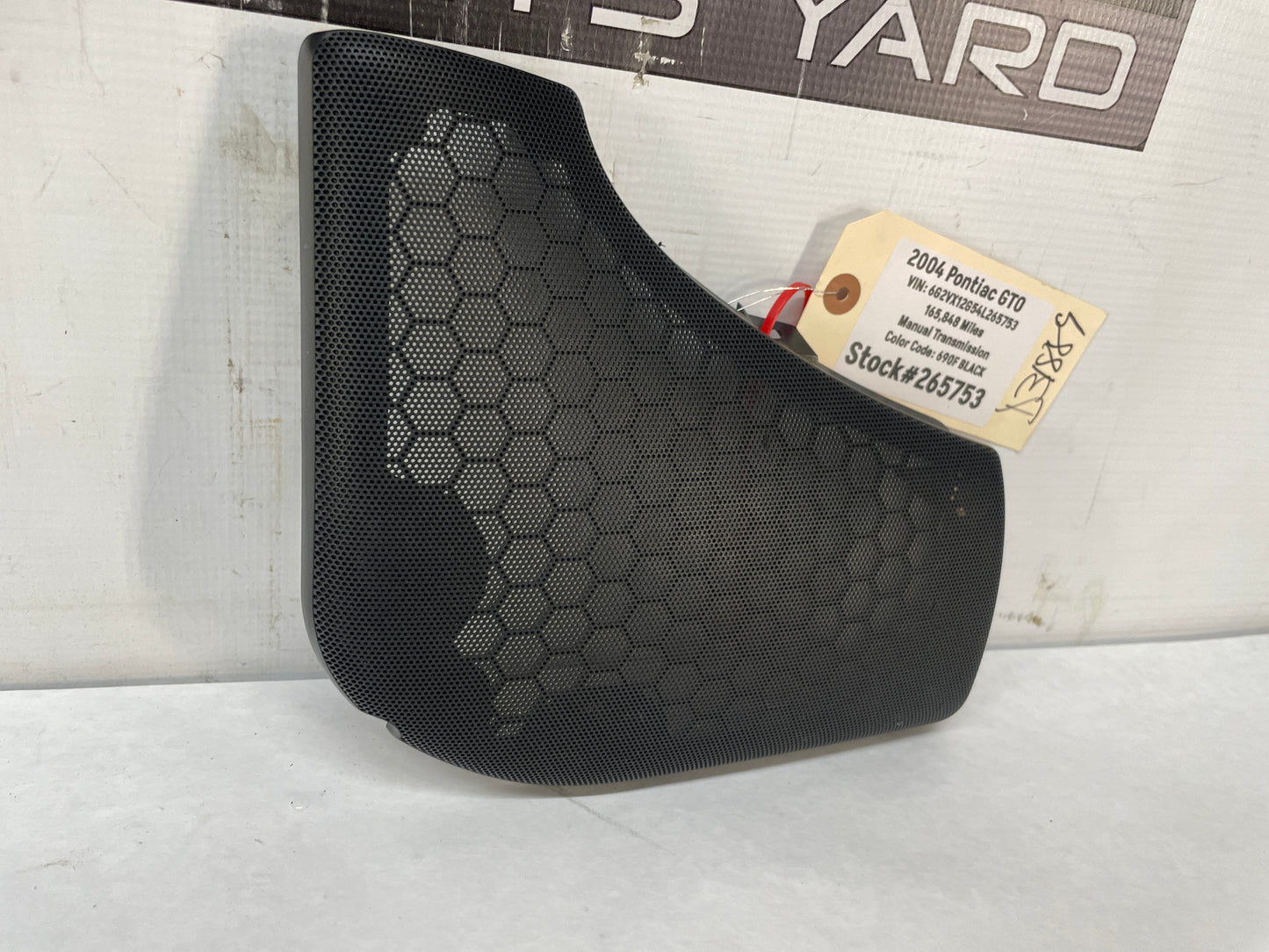 2004 Pontiac GTO RH Passenger Door Panel Speaker Grill OEM - Day's Parts Yard