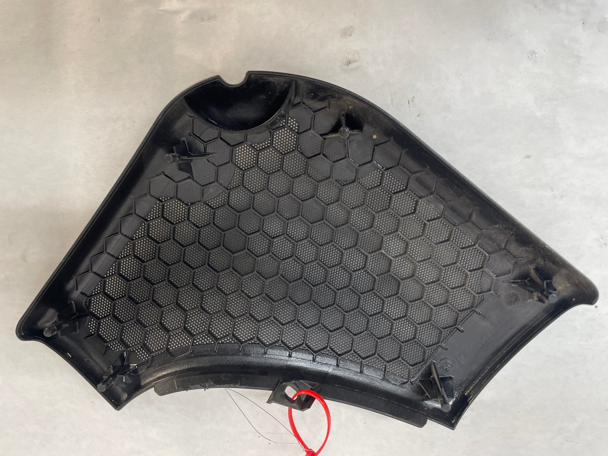 2004 Pontiac GTO RH Passenger Door Panel Speaker Grill OEM - Day's Parts Yard