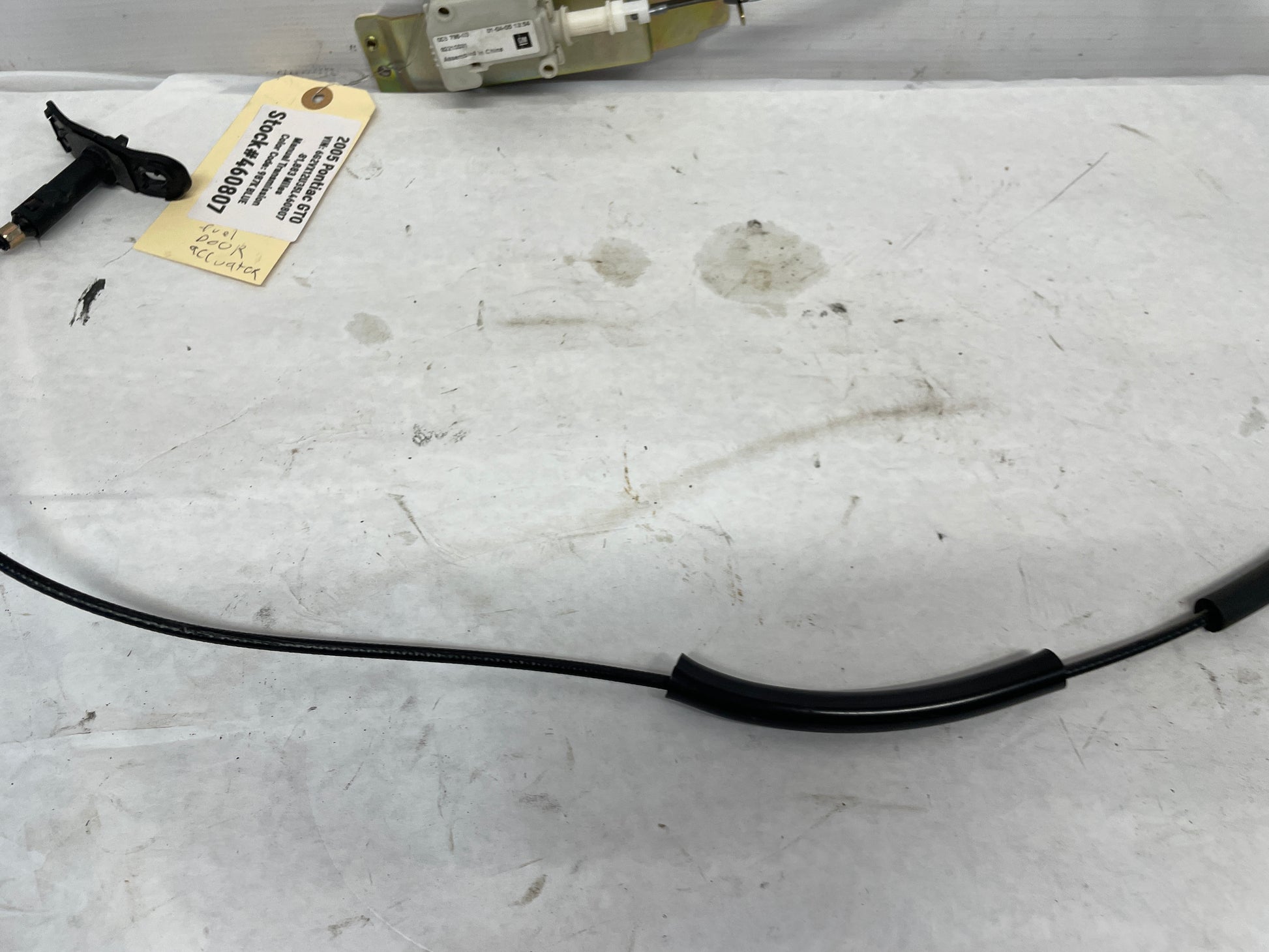 2005 Pontiac GTO Fuel Gas Door Lock Actuator w/ Cable  OEM - Day's Parts Yard