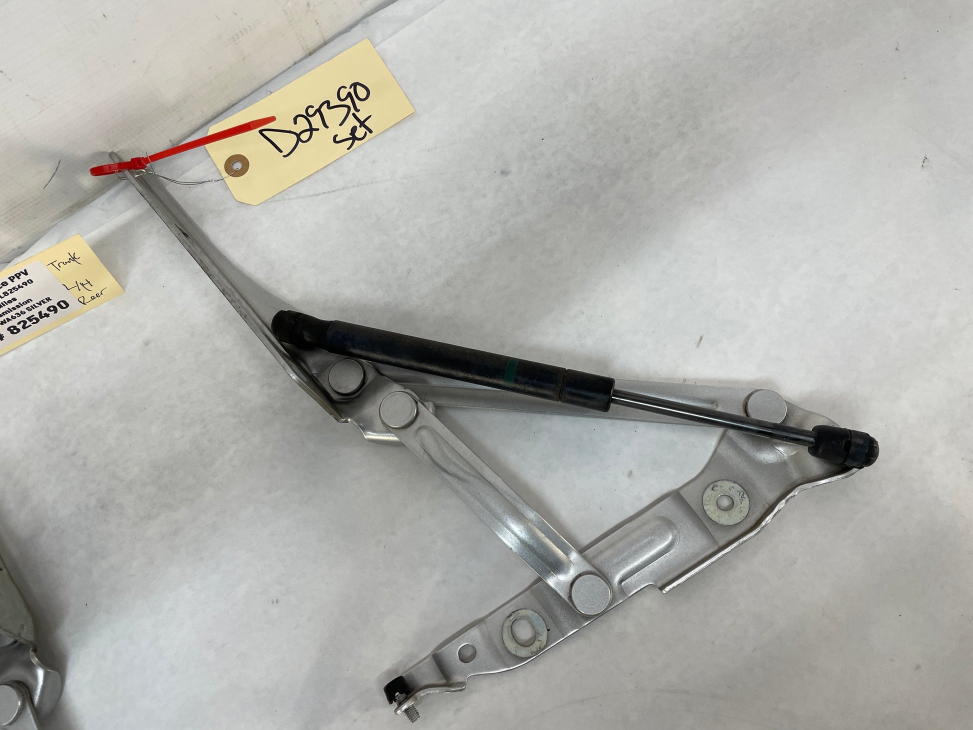 2013 Chevy Caprice PPV RH & LH Trunk Deck Lid Hinges OEM - Day's Parts Yard