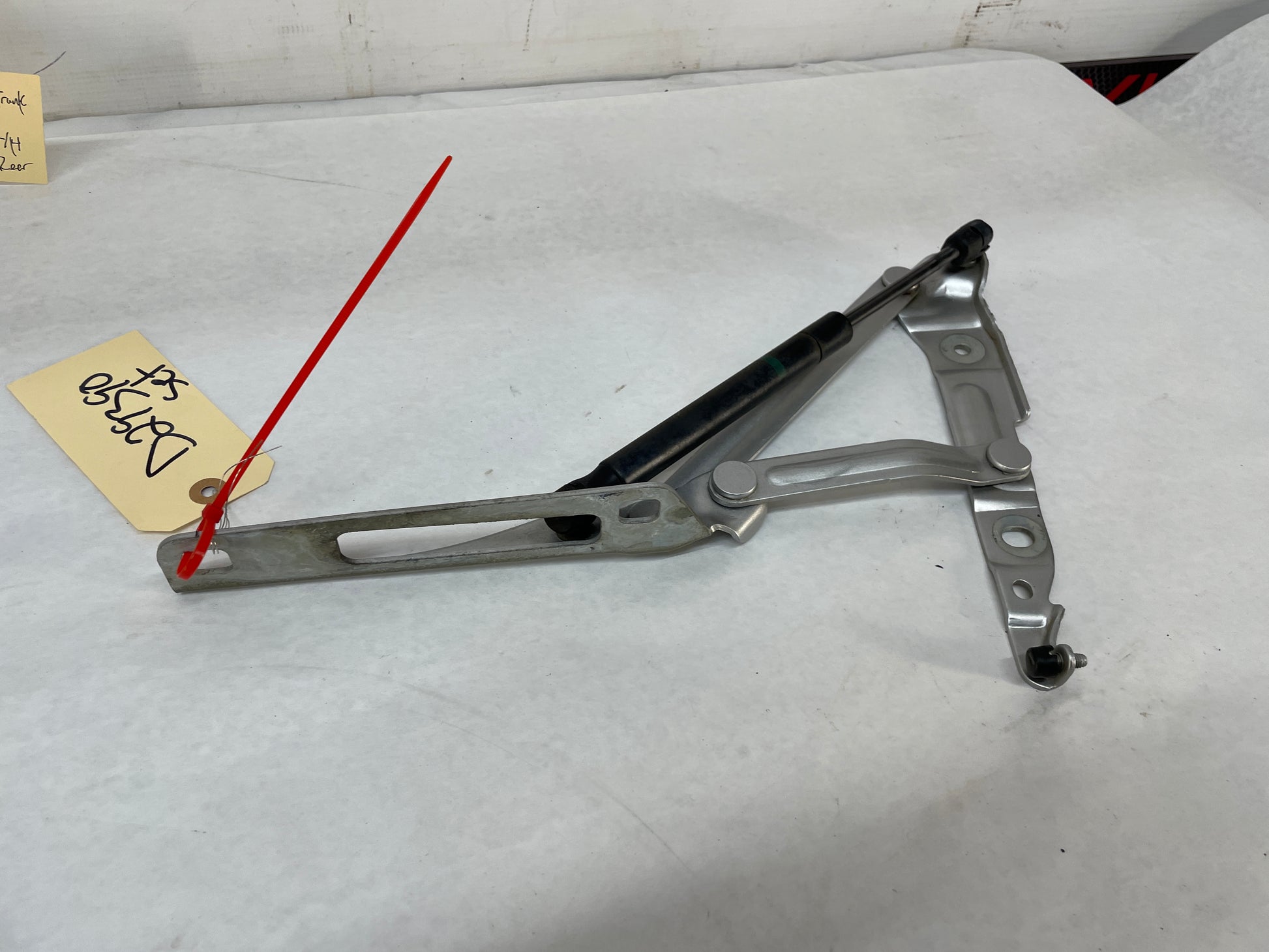 2013 Chevy Caprice PPV RH & LH Trunk Deck Lid Hinges OEM - Day's Parts Yard