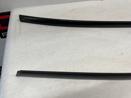 2005 Pontiac GTO RH & LH Roof Panel Joint Finish Trim Molding OEM - Day's Parts Yard