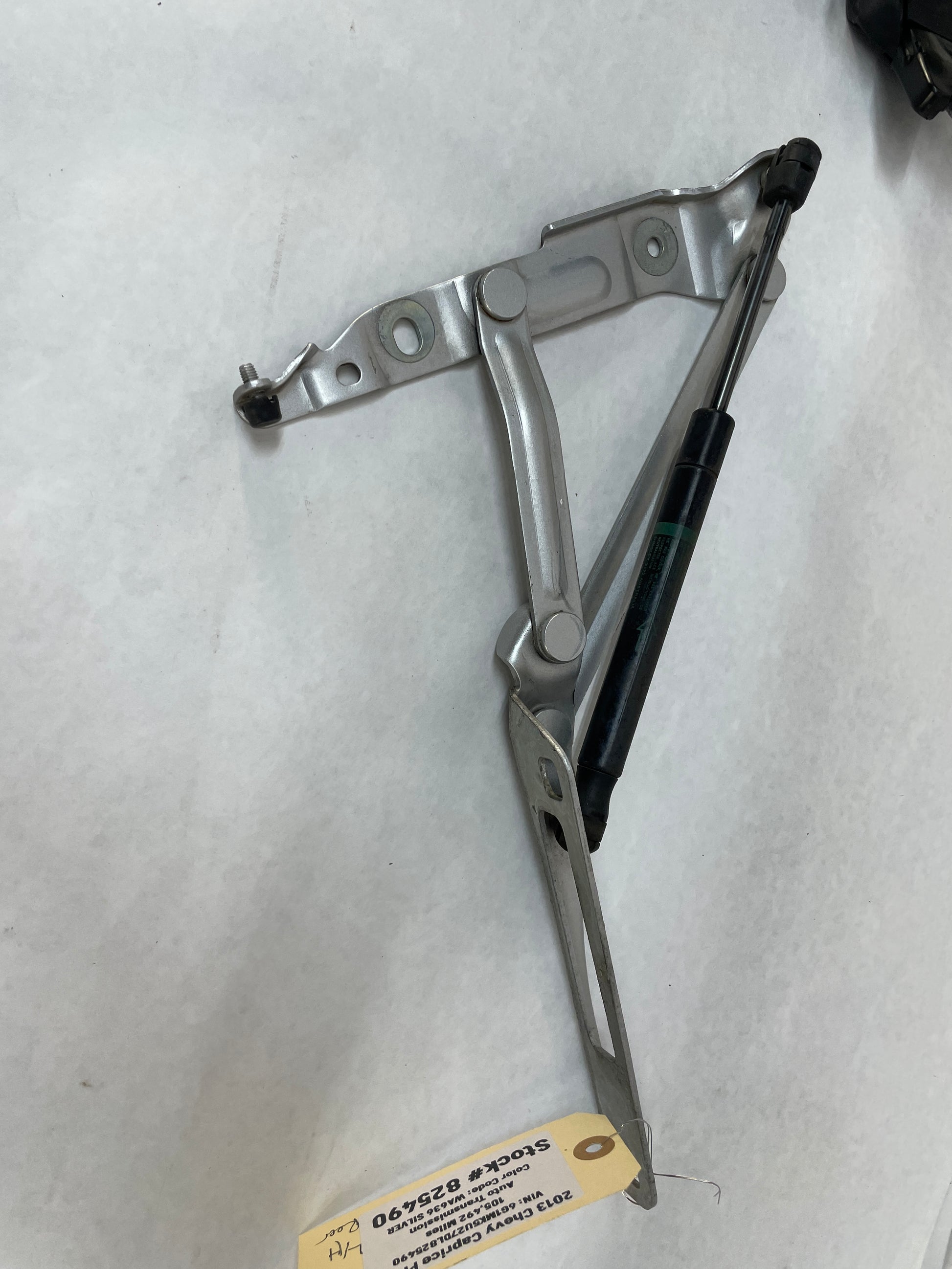 2013 Chevy Caprice PPV RH & LH Trunk Deck Lid Hinges OEM - Day's Parts Yard