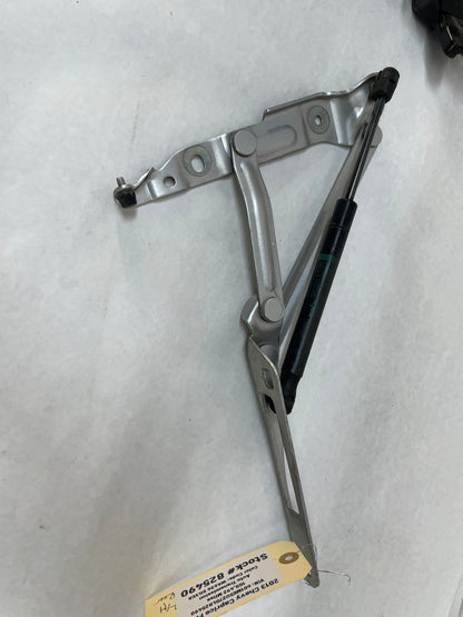 2013 Chevy Caprice PPV RH & LH Trunk Deck Lid Hinges OEM - Day's Parts Yard