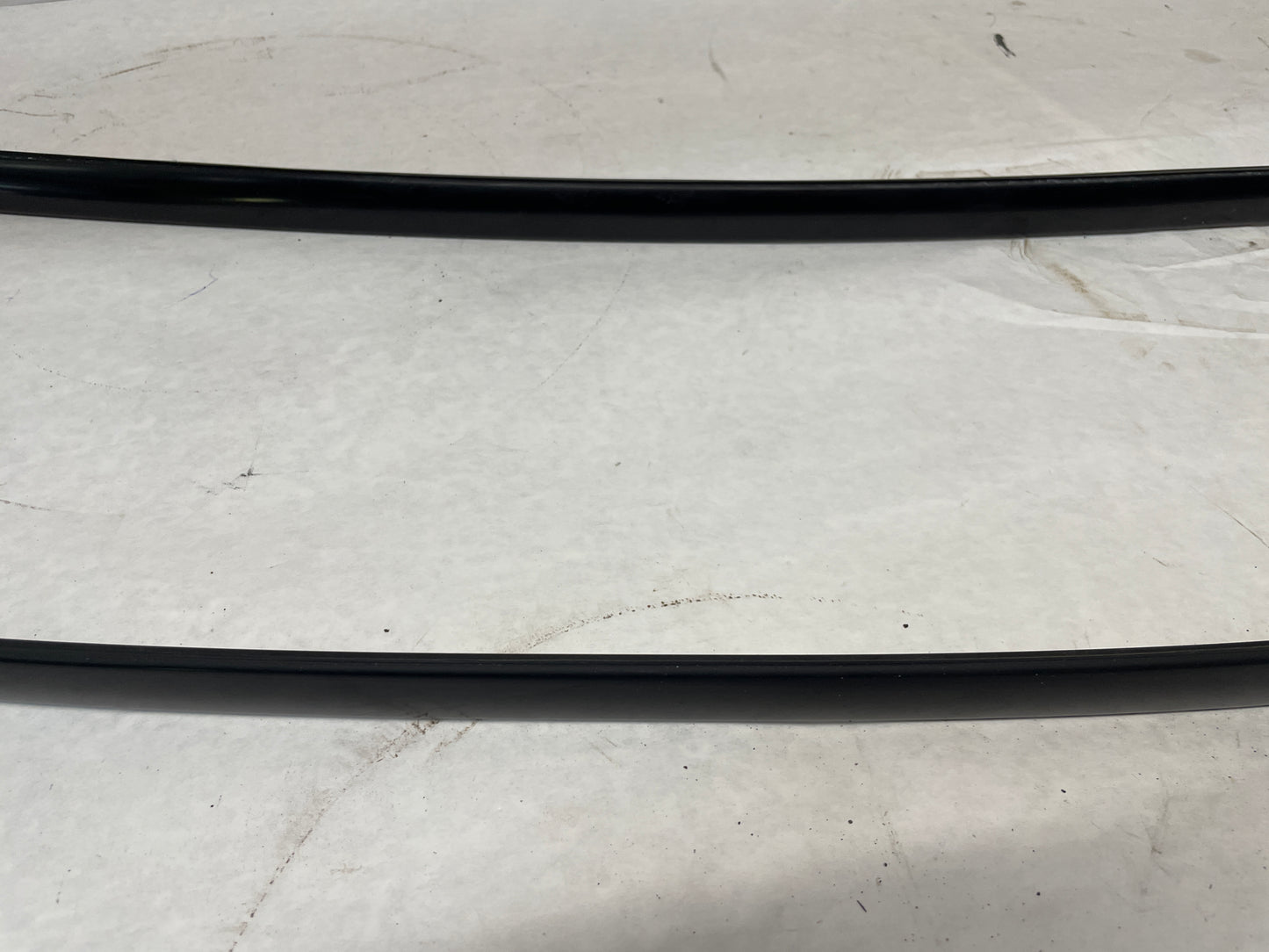 2005 Pontiac GTO RH & LH Roof Panel Joint Finish Trim Molding OEM - Day's Parts Yard