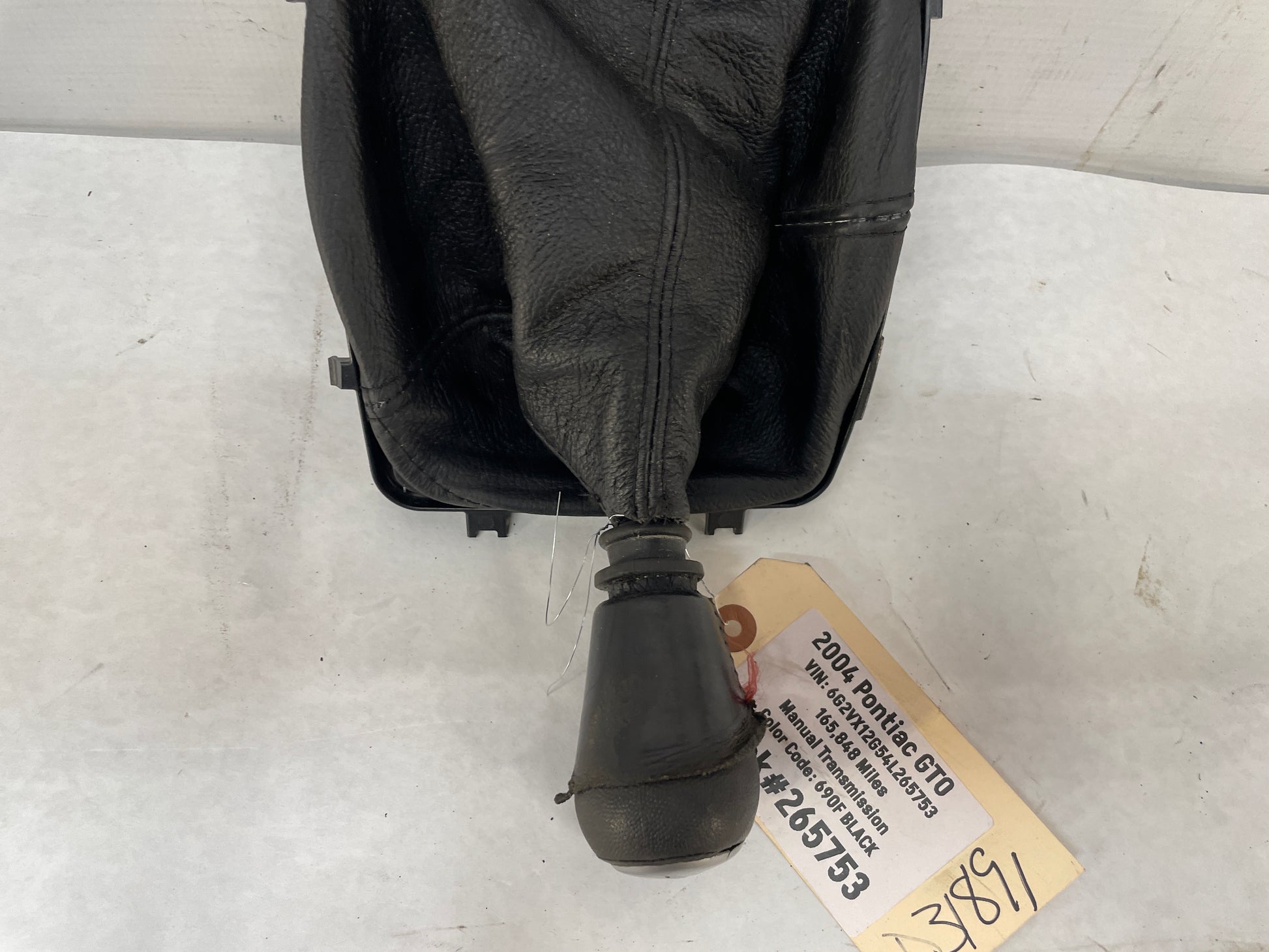 2004 Pontiac GTO Shifter Knob w/ Boot Black Leather OEM - Day's Parts Yard