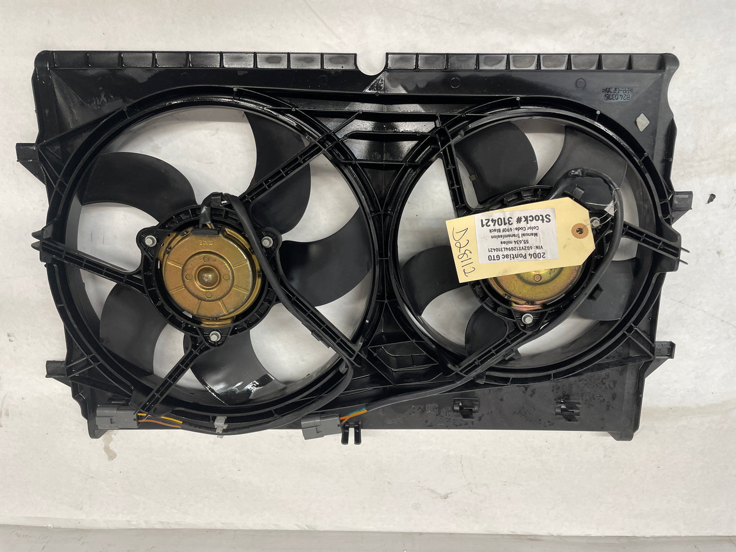 2004 Pontiac GTO Dual Radiator Electric Cooling Fans Shroud Assembly OEM - Day's Parts Yard