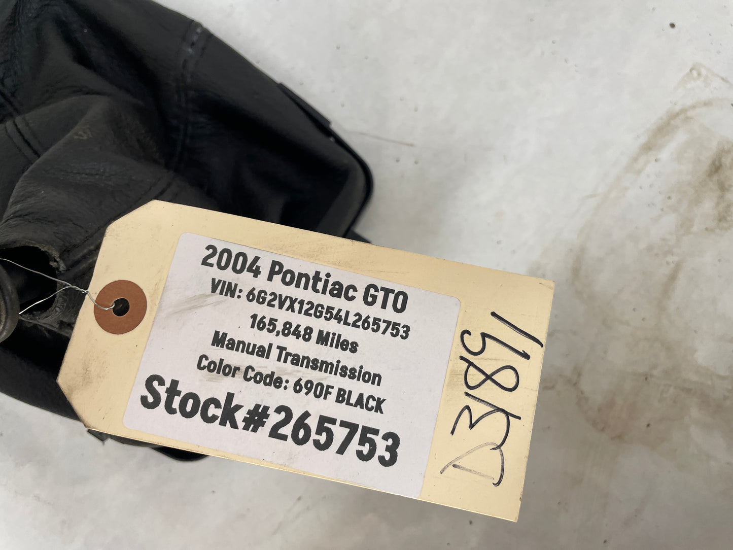 2004 Pontiac GTO Shifter Knob w/ Boot Black Leather OEM - Day's Parts Yard