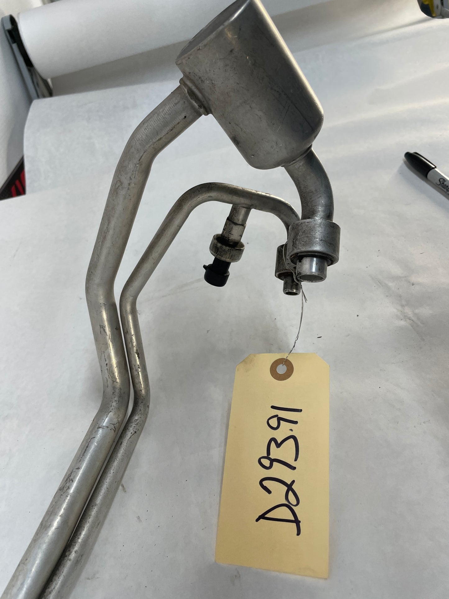 2013 Chevy Caprice PPV AC A/C Air Conditioner Manifold Hose Line Tube OEM - Day's Parts Yard