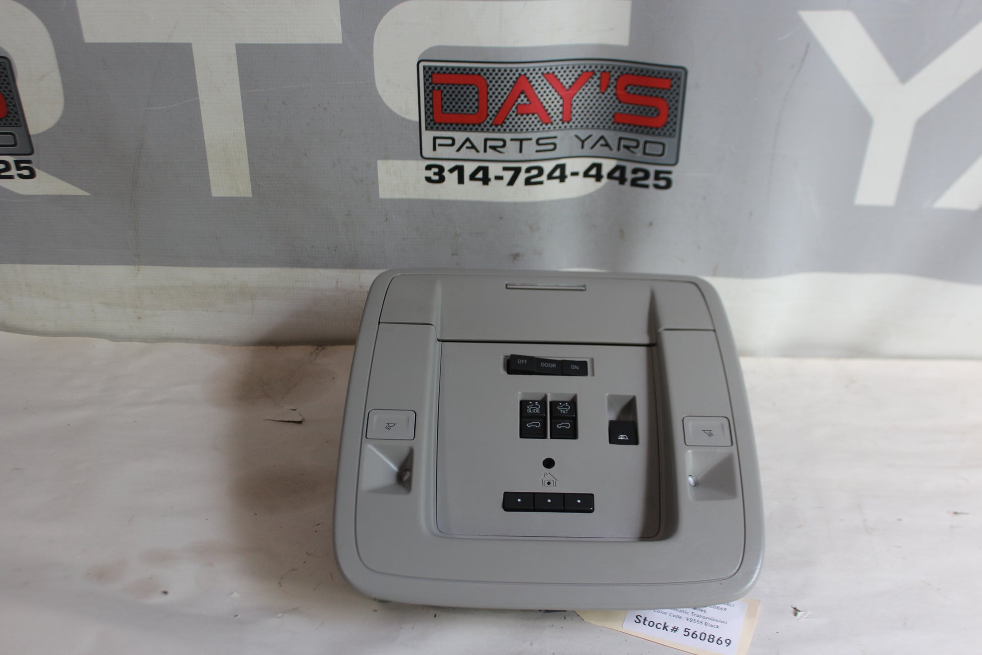 2014 GMC Sierra K1500 Denali Over Head Console Dome Light Compartment w/ Controls OEM - Day's Parts Yard