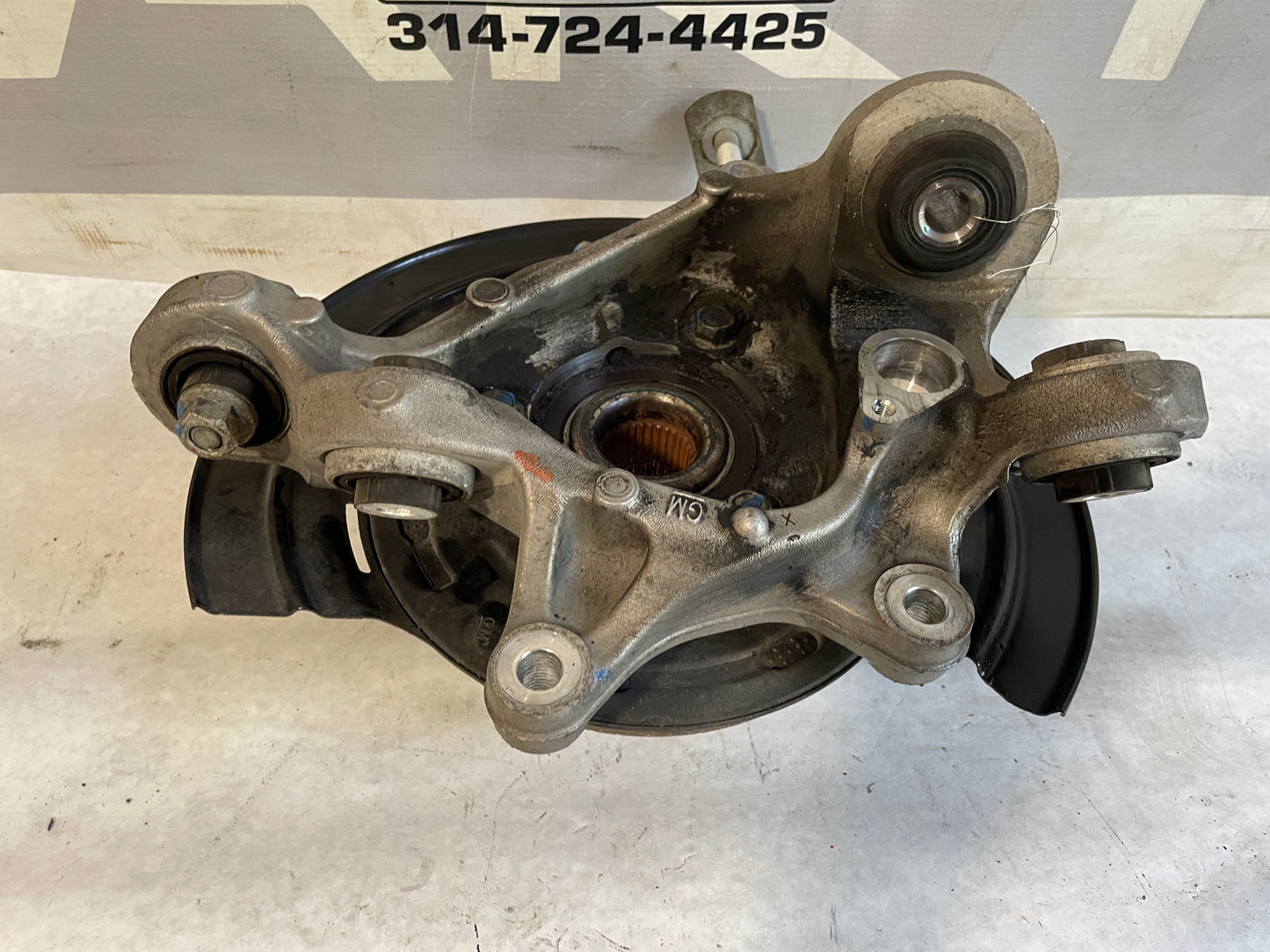 2018 Chevy Camaro ZL1 Rear RH Passenger Spindle Knuckle Hub OEM - Day's Parts Yard