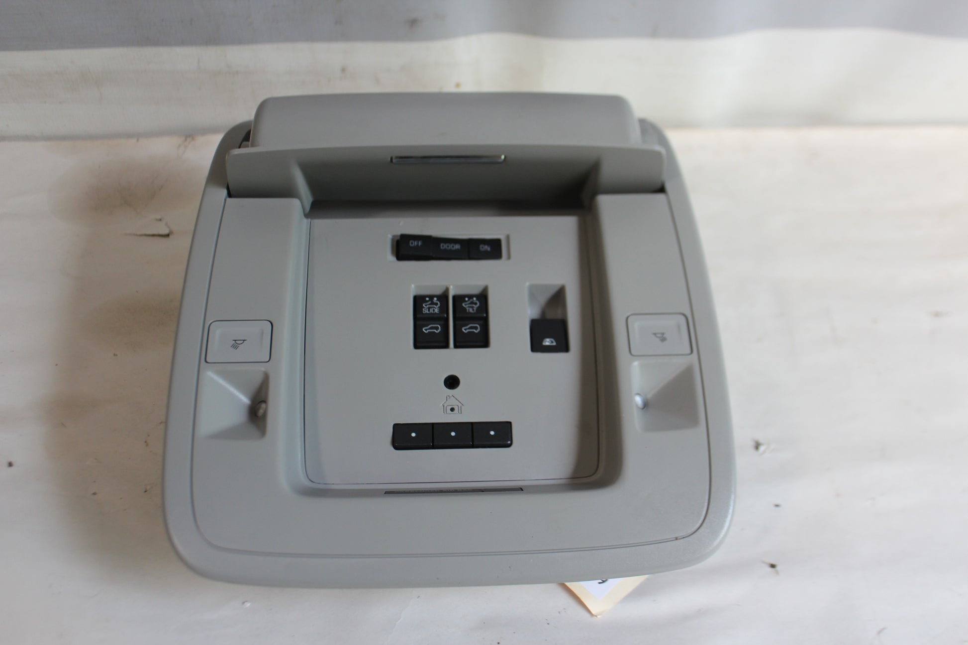 2014 GMC Sierra K1500 Denali Over Head Console Dome Light Compartment w/ Controls OEM - Day's Parts Yard