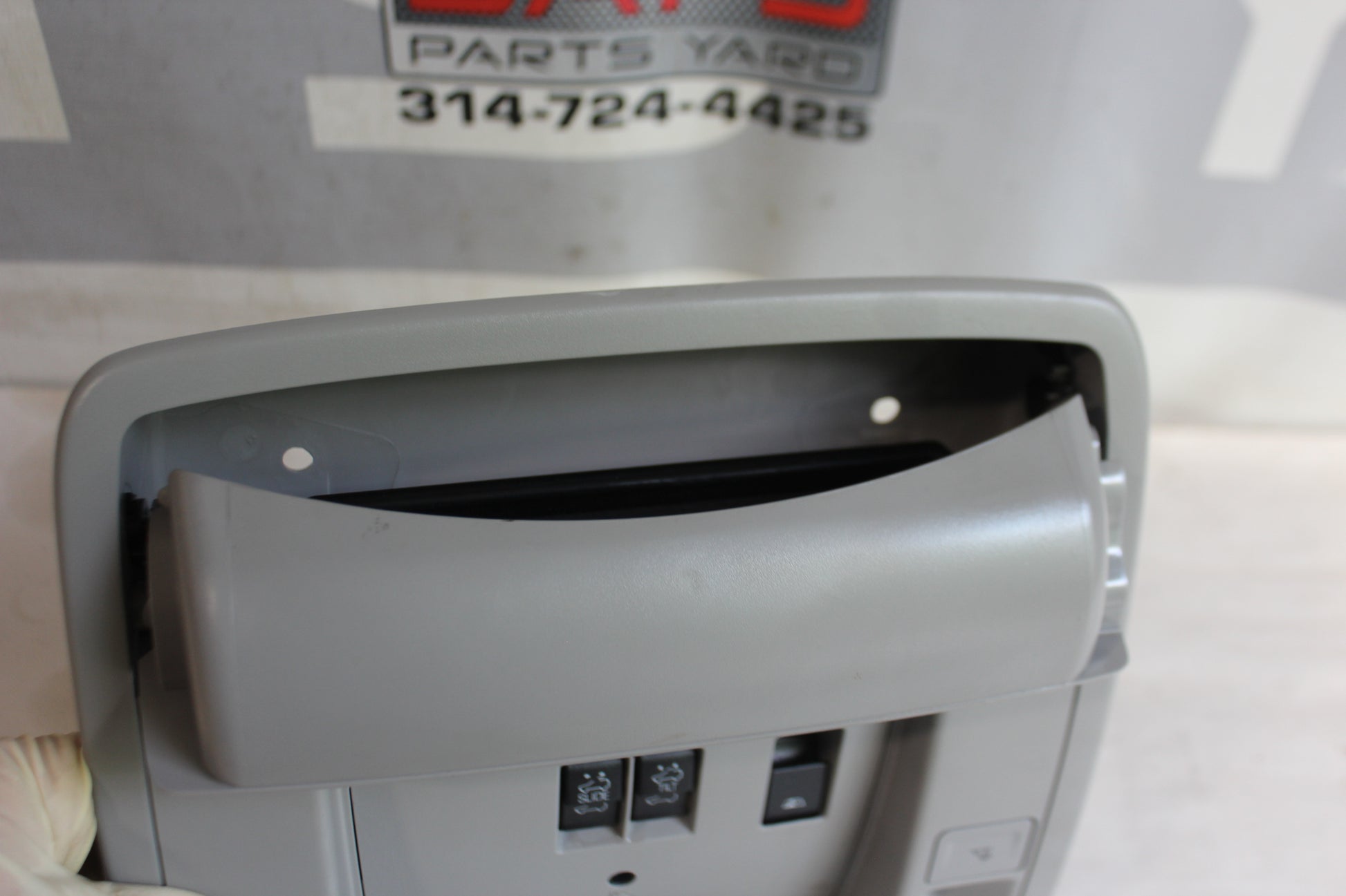 2014 GMC Sierra K1500 Denali Over Head Console Dome Light Compartment w/ Controls OEM - Day's Parts Yard
