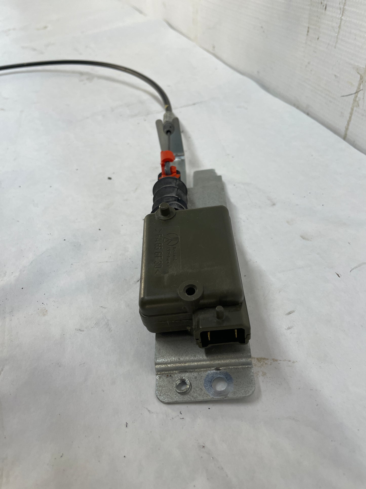 2004 Pontiac GTO Fuel Gas Door Lid Lock Actuator w/ Cable OEM - Day's Parts Yard