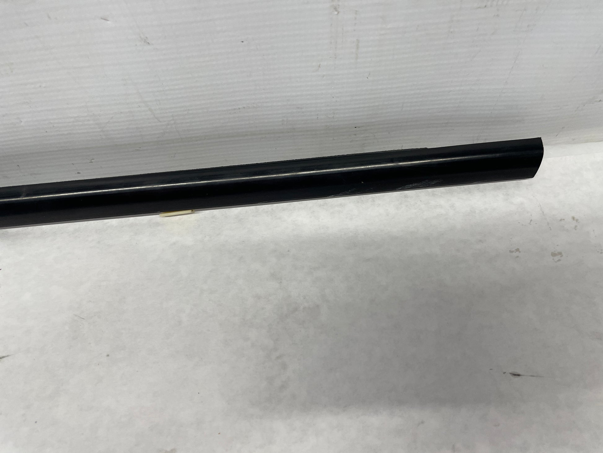 2005 Pontiac GTO LH Driver Window Door Belt Molding Weather Strip Trim OEM - Day's Parts Yard