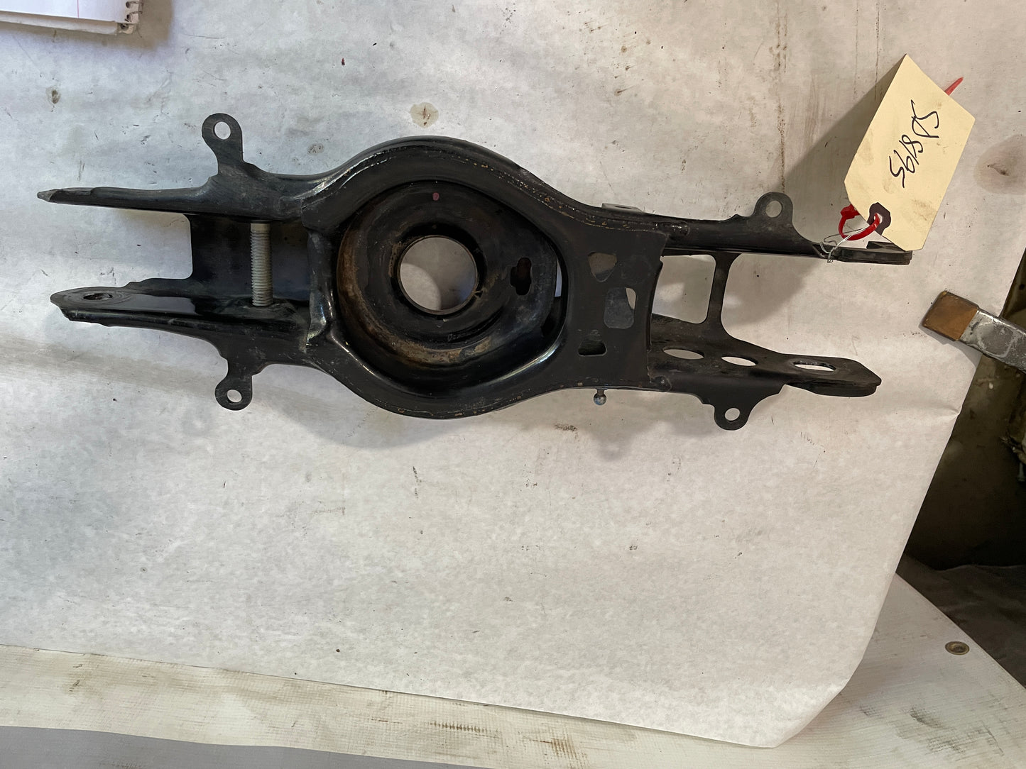 2018 Chevy Camaro ZL1 Rear RH Passenger Suspension Lower Control Arm OEM - Day's Parts Yard