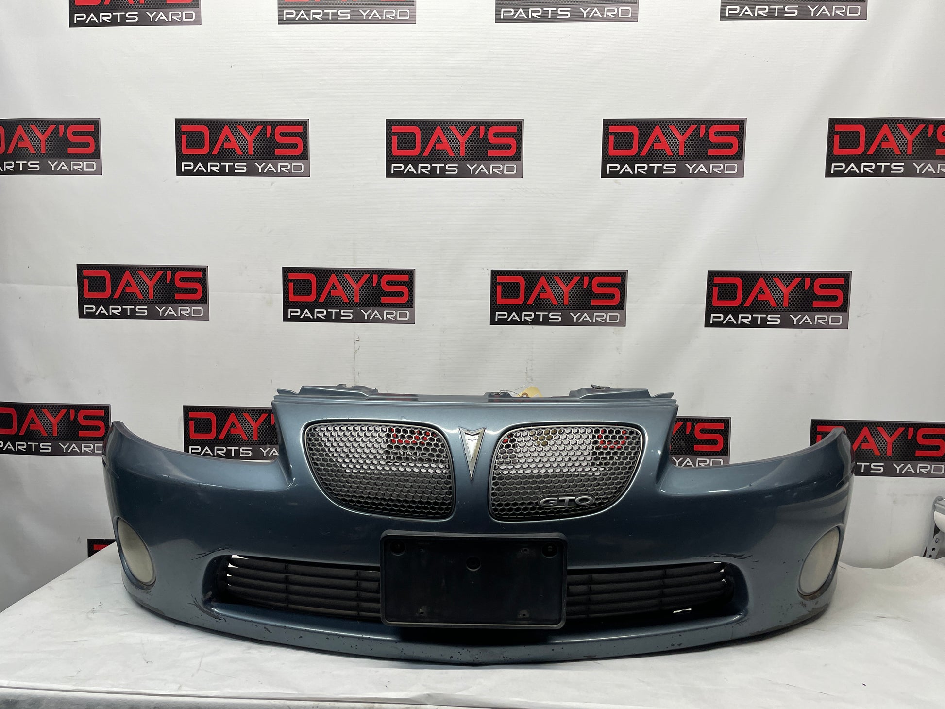 2006 Pontiac GTO Complete Rear Bumper Cover w/ Insert Valance Panel OEM - Day's Parts Yard