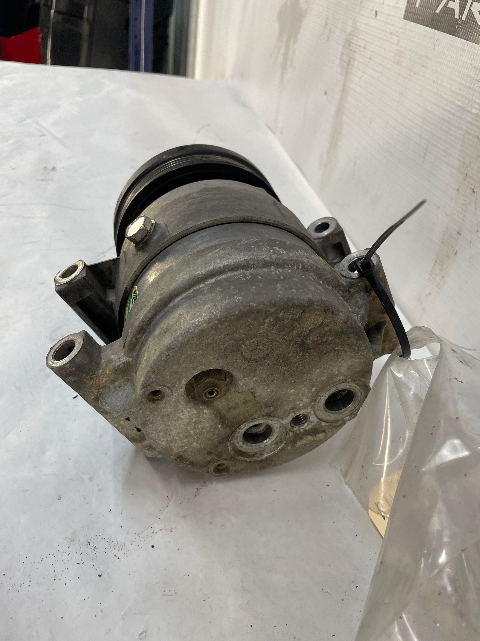 2004 Chevy C5 Corvette Z06 A/C Air Conditioner Compressor OEM - Day's Parts Yard