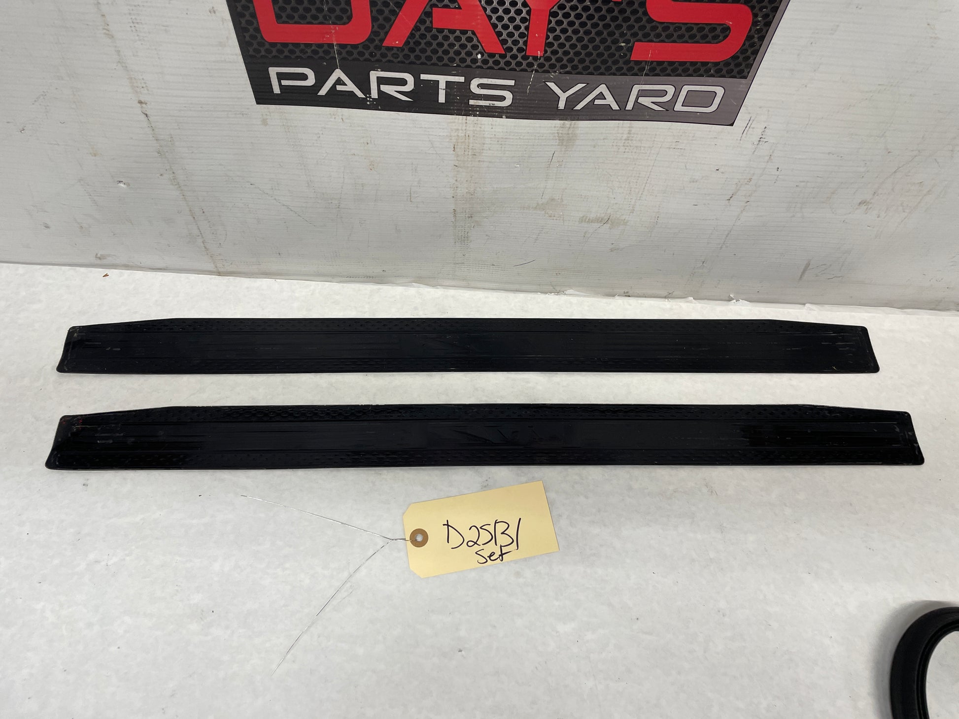 2013 Chevy Camaro ZL1 RH & LH Door Sill Scuff Plate Insert Strips OEM - Day's Parts Yard