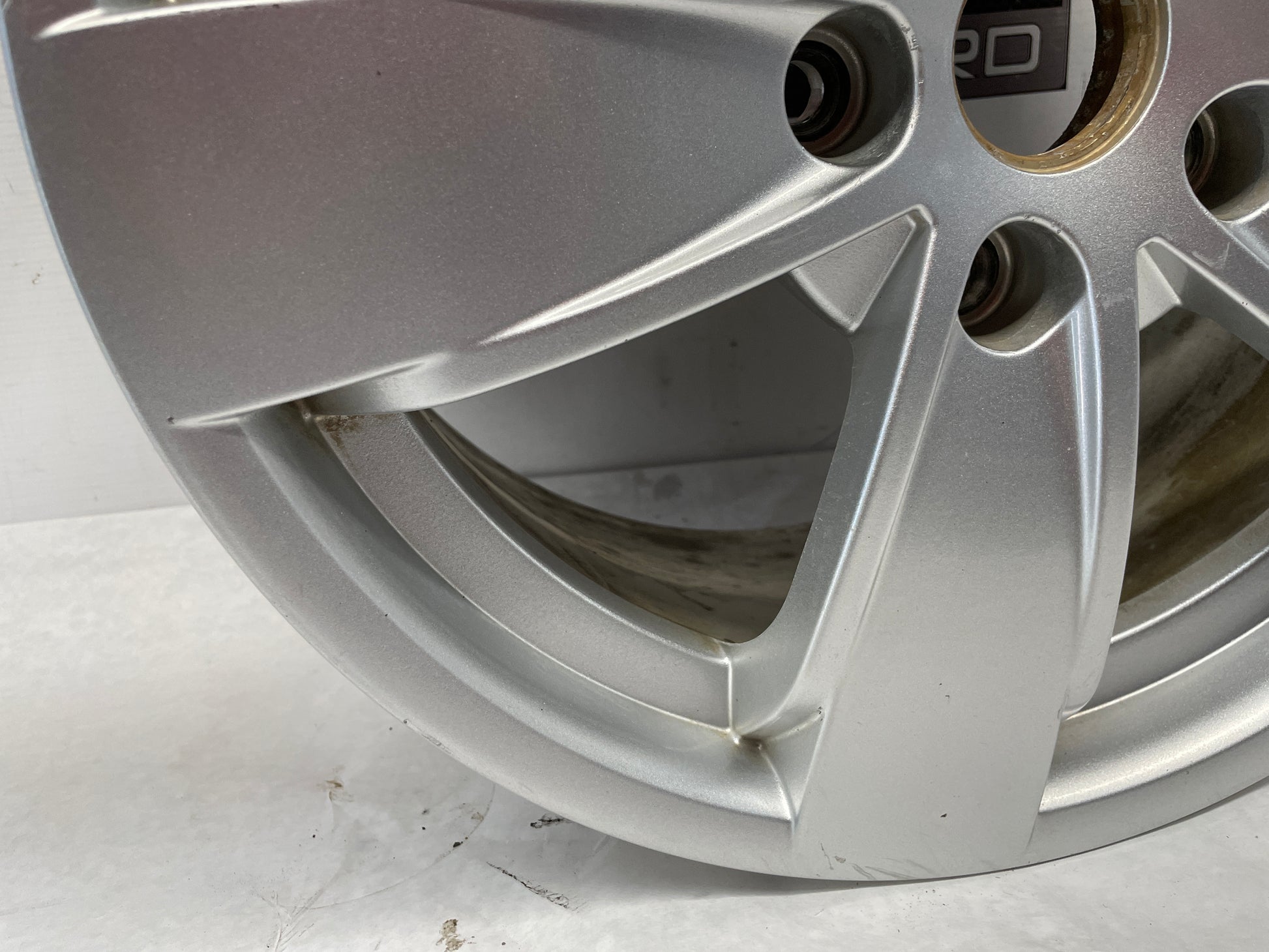 2005 Pontiac GTO Factory OEM Wheel 17X8 - Day's Parts Yard