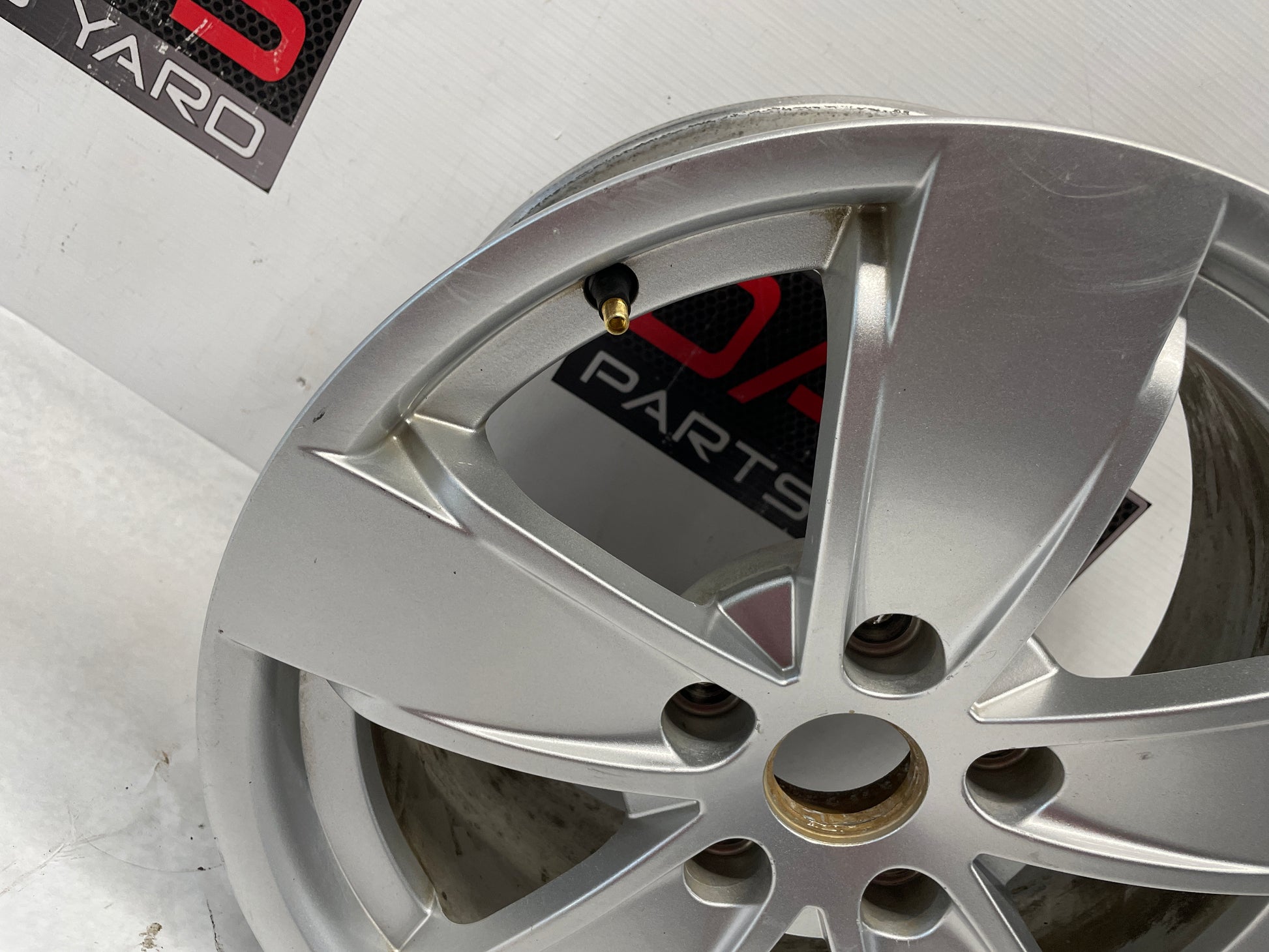 2005 Pontiac GTO Factory OEM Wheel 17X8 - Day's Parts Yard