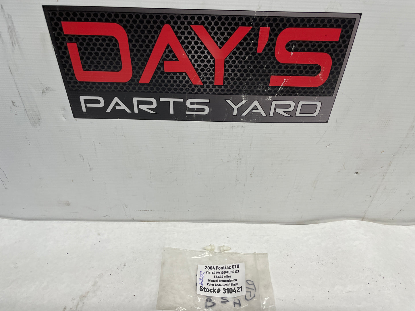 2004 Pontiac GTO Interior Mirror Cover Clips OEM - Day's Parts Yard