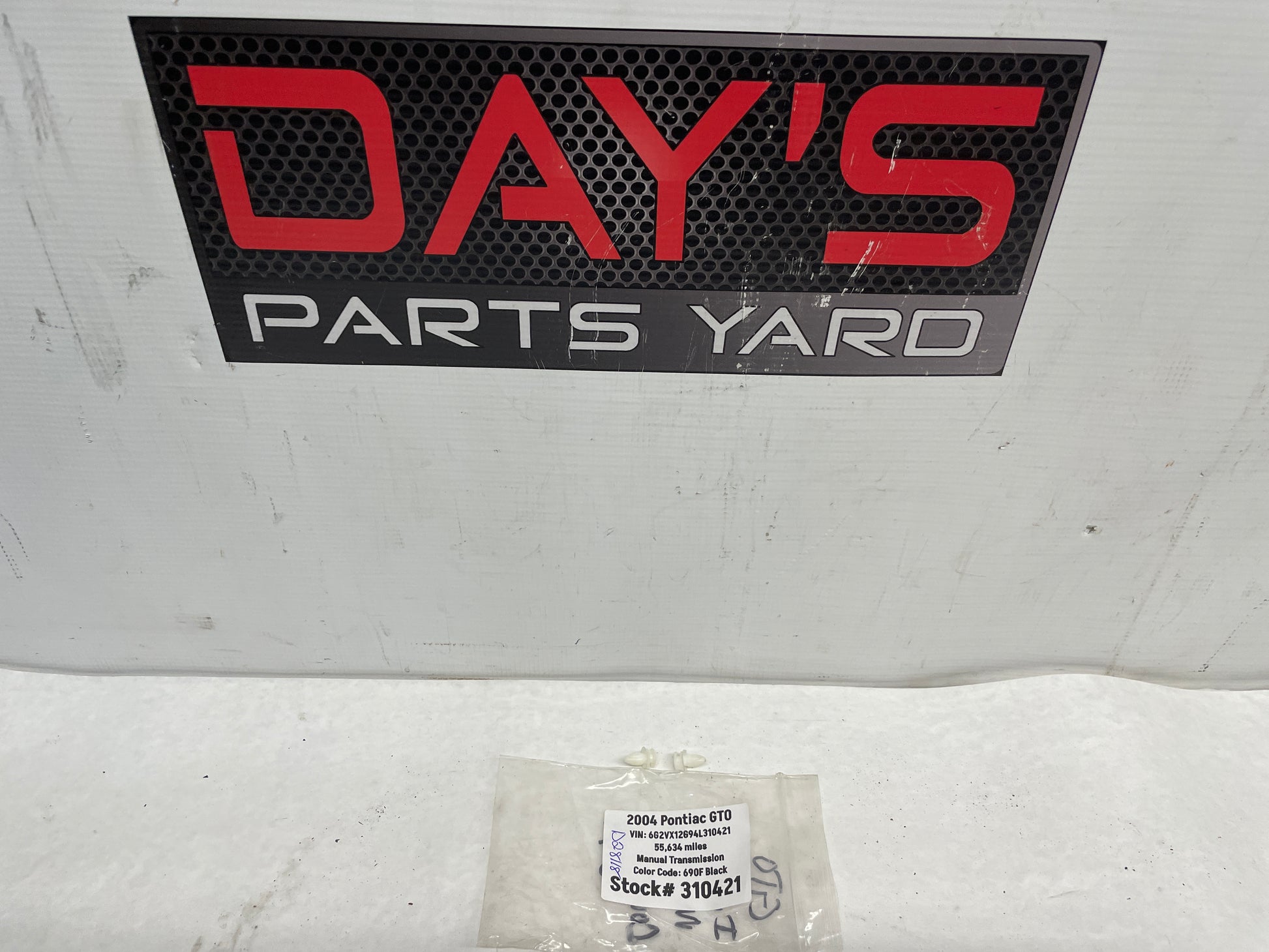 2004 Pontiac GTO Interior Mirror Cover Clips OEM - Day's Parts Yard