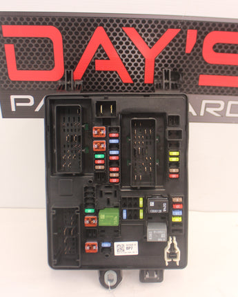 2015 Chevy SS Sedan Rear Fuse Box Relay Panel  OEM