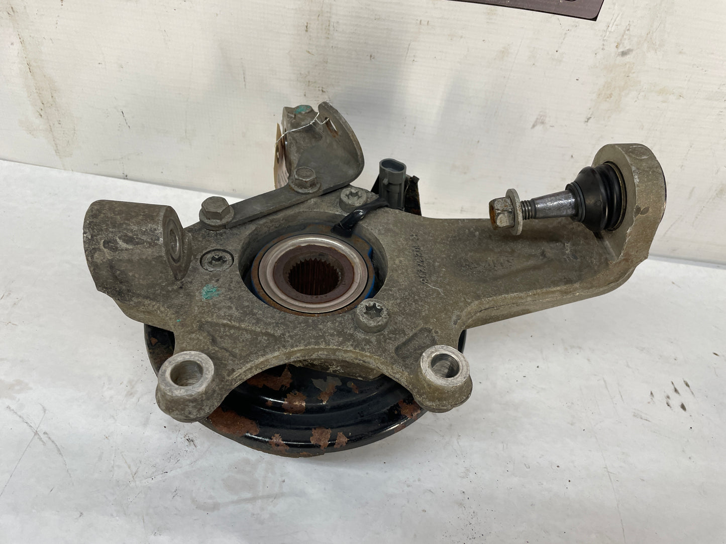 2004 Chevy C5 Corvette Z06 RH Passenger Front Suspension Spindle Knuckle Hub OEM - Day's Parts Yard