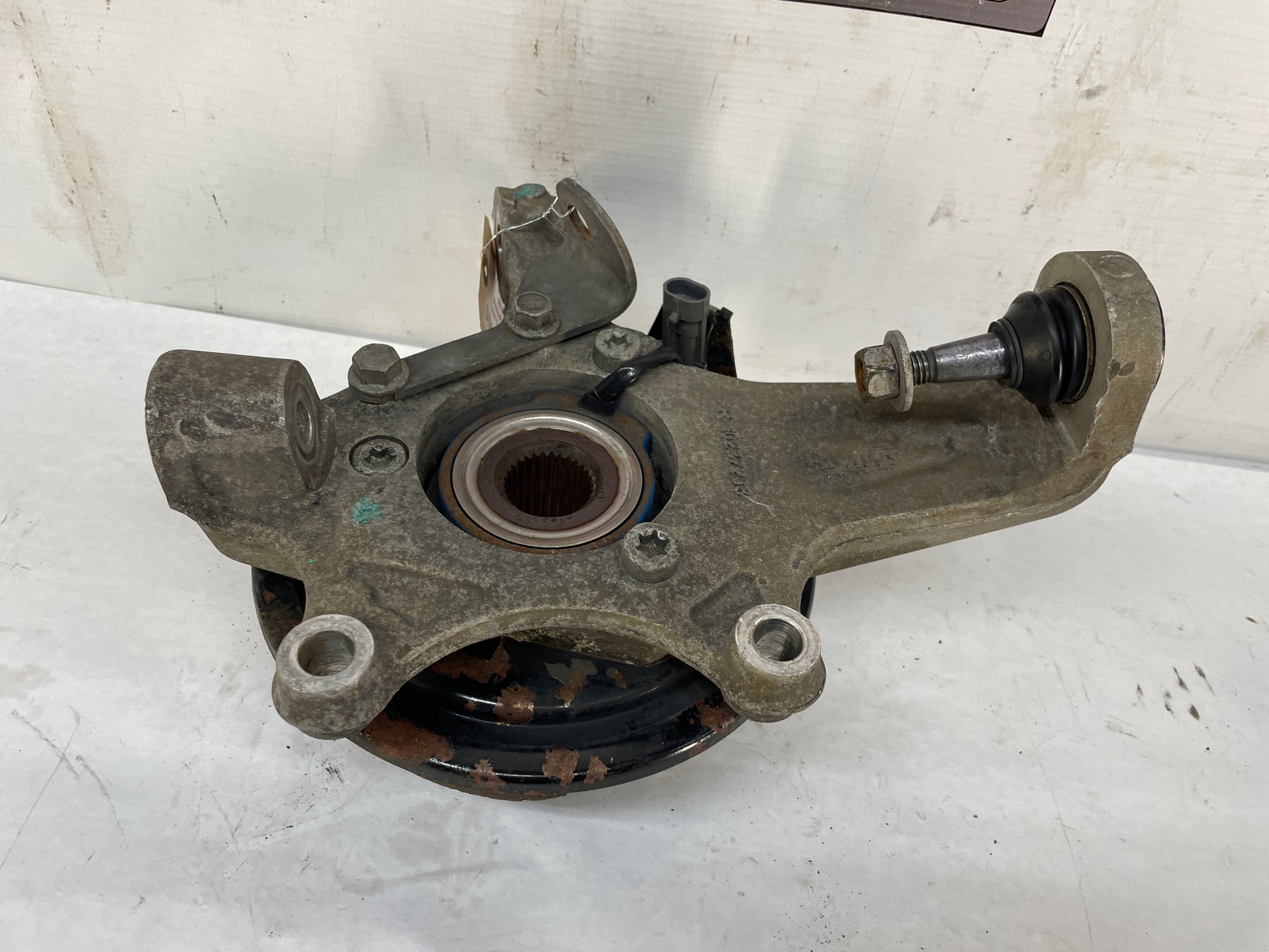 2004 Chevy C5 Corvette Z06 RH Passenger Front Suspension Spindle Knuckle Hub OEM - Day's Parts Yard