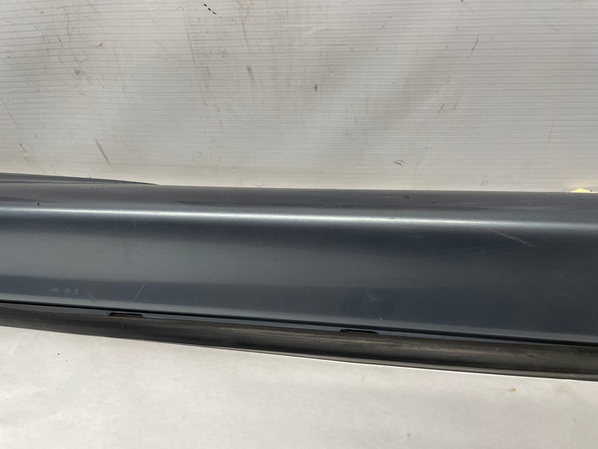 2006 Pontiac GTO LH Driver Rocker Molding Side Skirt Trim Panel OEM - Day's Parts Yard