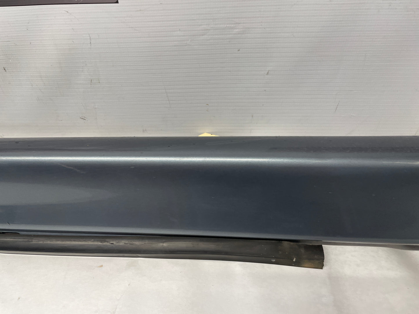 2006 Pontiac GTO LH Driver Rocker Molding Side Skirt Trim Panel OEM - Day's Parts Yard