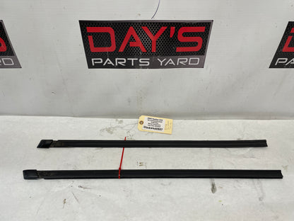 2005 Pontiac GTO RH & LH Rear Window Glass Trim Retainer Moldings OEM - Day's Parts Yard
