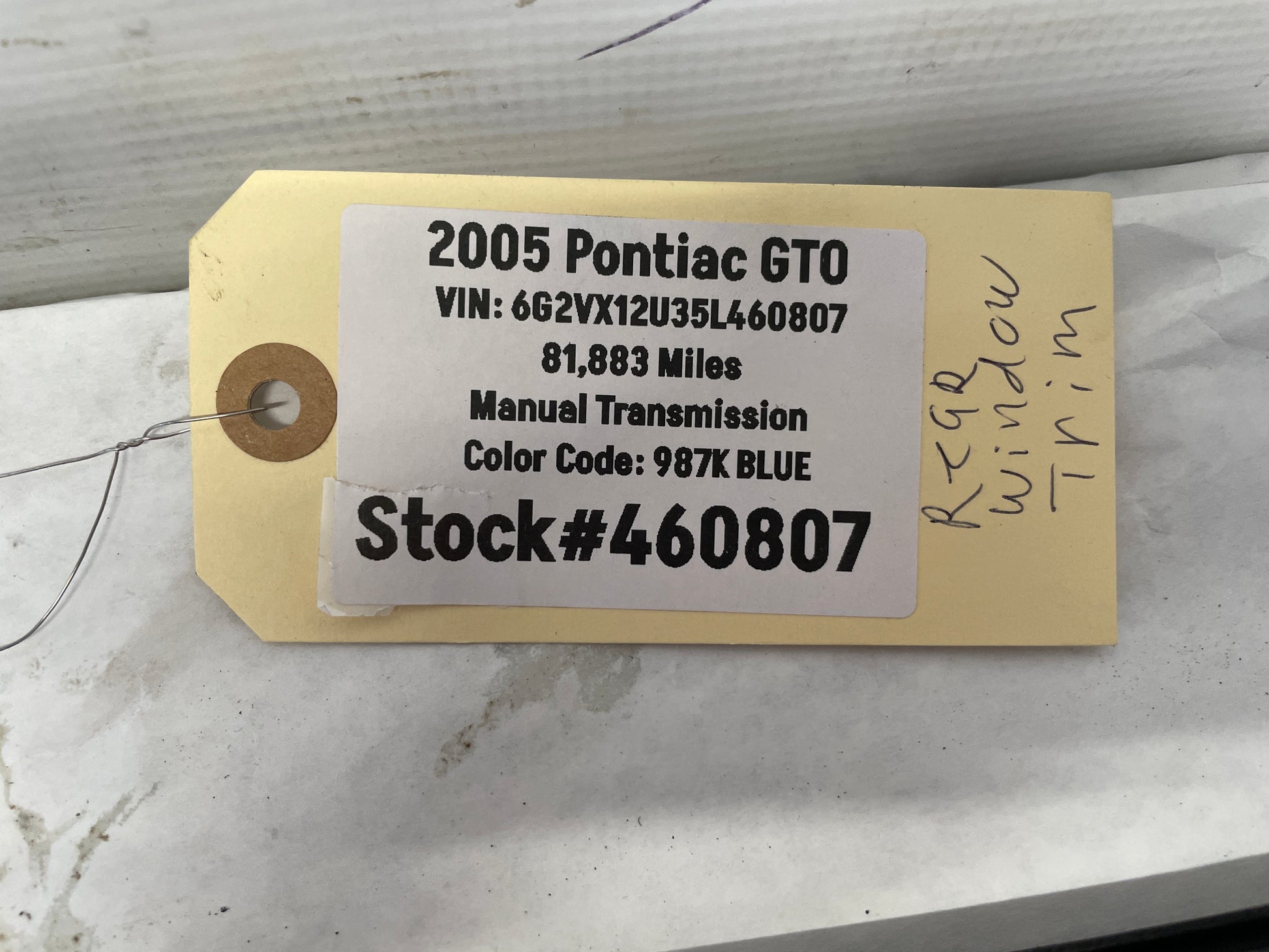 2005 Pontiac GTO RH & LH Rear Window Glass Trim Retainer Moldings OEM - Day's Parts Yard