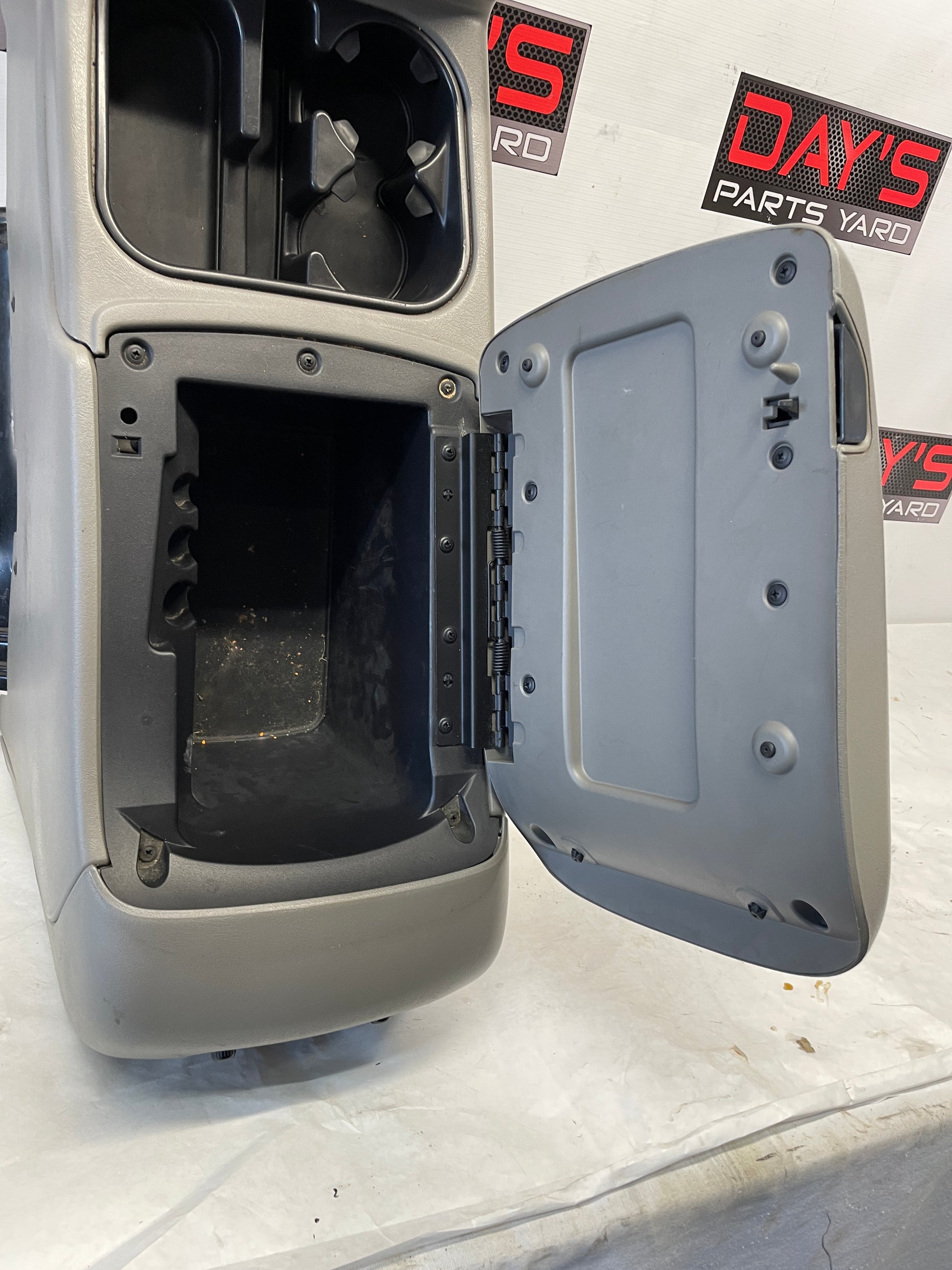 2003 Chevy Suburban Floor Center Console Arm Rest Assembly OEM - Day's Parts Yard