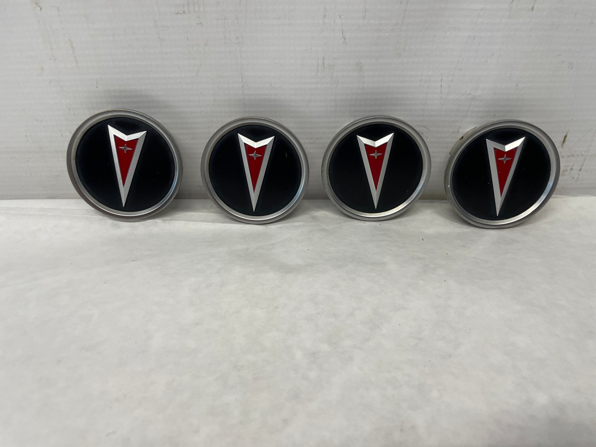 2005 Pontiac GTO Wheel Center Caps OEM - Day's Parts Yard