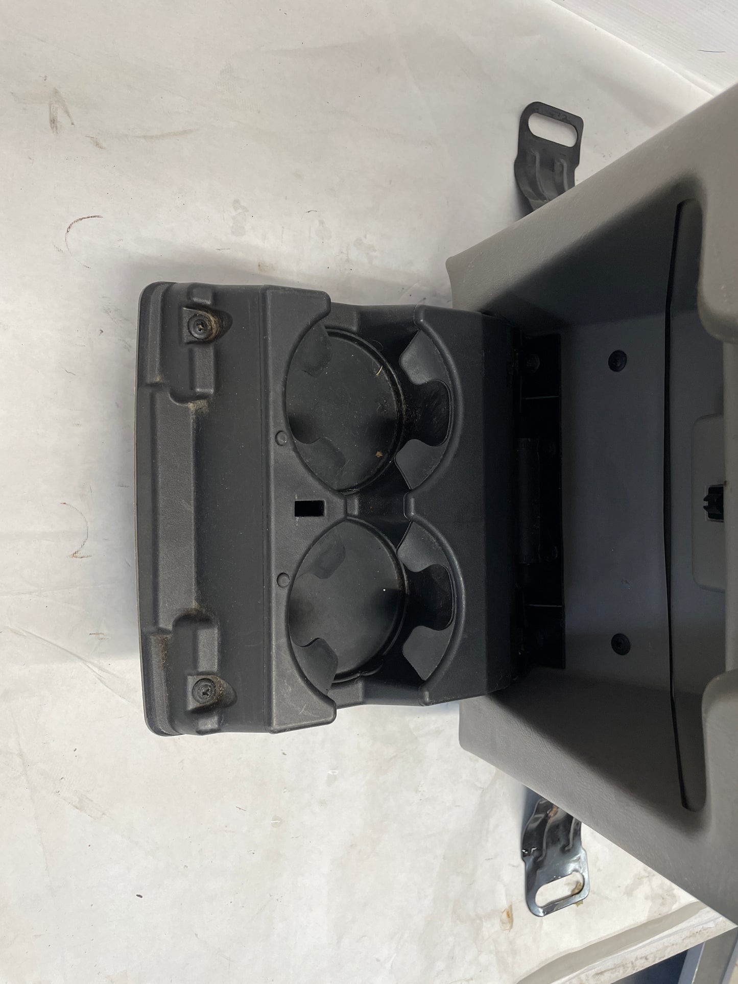 2003 Chevy Suburban Floor Center Console Arm Rest Assembly OEM - Day's Parts Yard