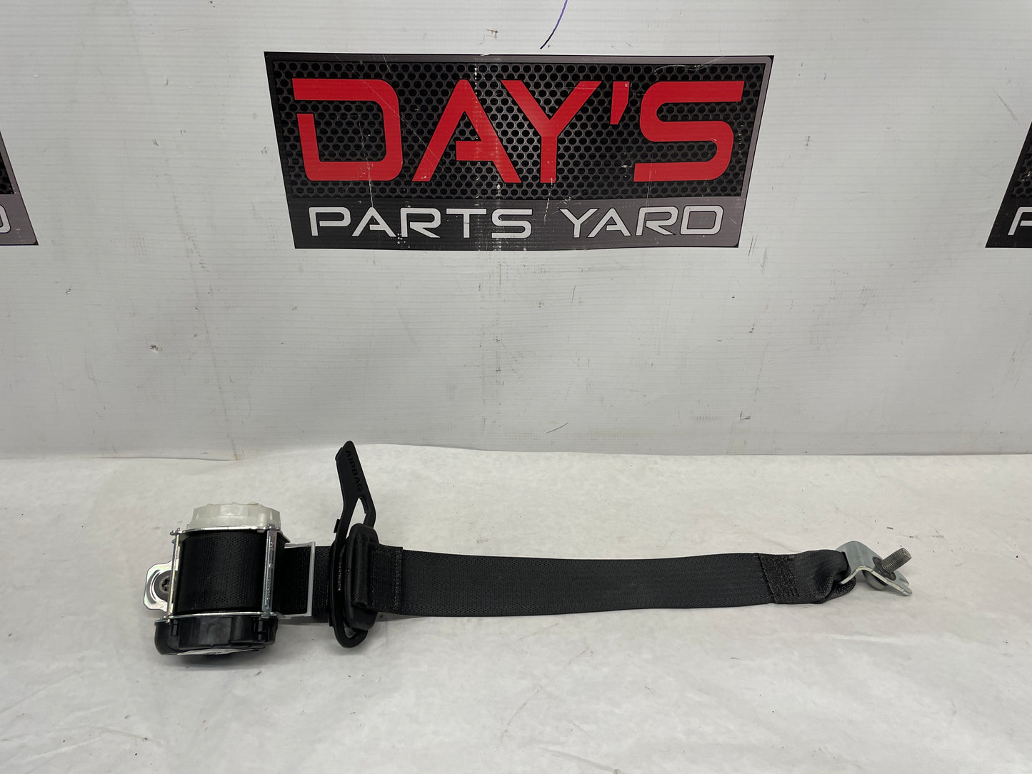2017 Chevy Camaro SS RH Passenger Rear Seatbelt Retractor OEM