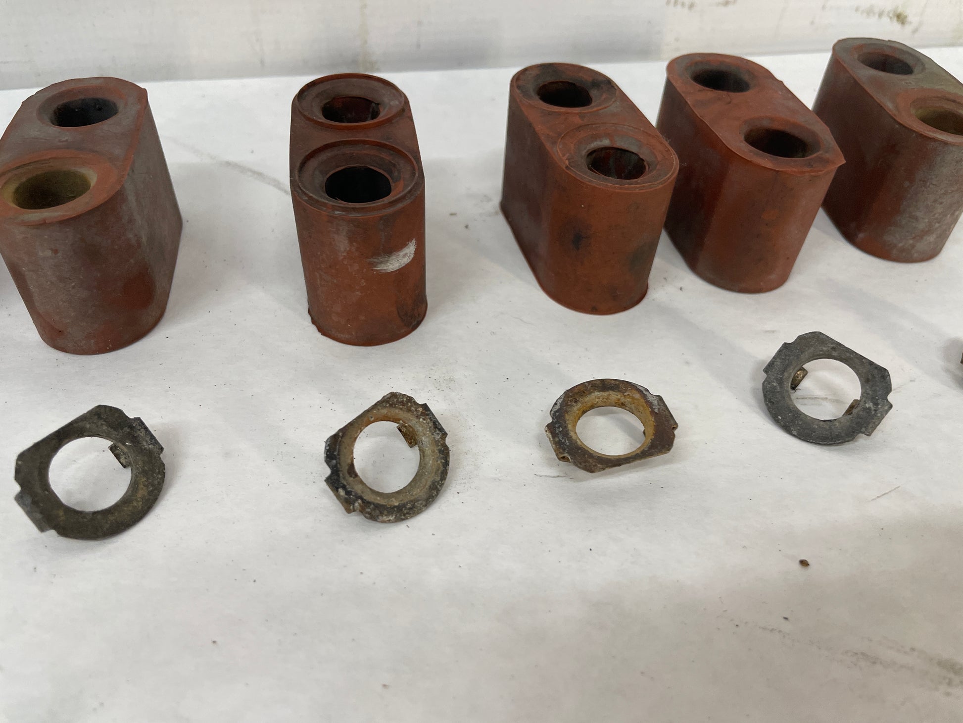 2004 Pontiac GTO Exhaust Rubber Hangers OEM - Day's Parts Yard