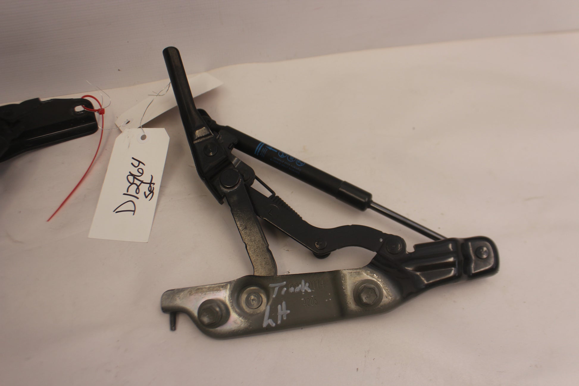 2015 Chevy SS Sedan Trunk Lid Hinges RH LH Set  OEM - Day's Parts Yard