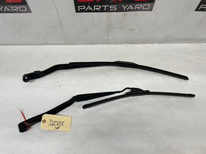 2013 Chevy Camaro ZL1 RH & LH Windshield Wiper Arms OEM - Day's Parts Yard