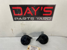 2004 Pontiac GTO Horn Set OEM - Day's Parts Yard