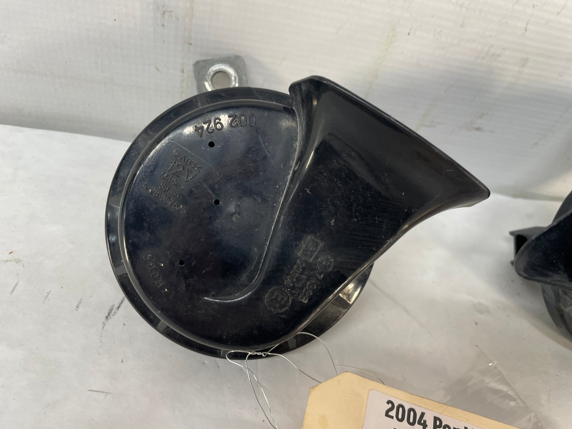 2004 Pontiac GTO Horn Set OEM - Day's Parts Yard