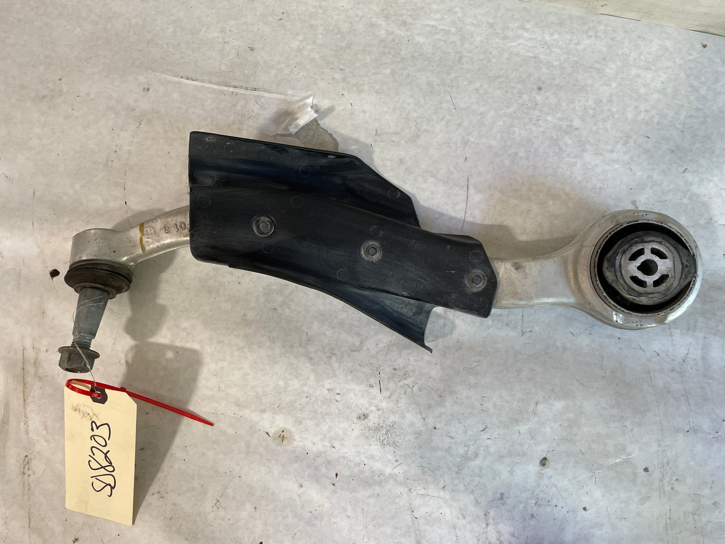 2022 Chevy Camaro ZL1 Front RH Passenger Lower Control Arm OEM