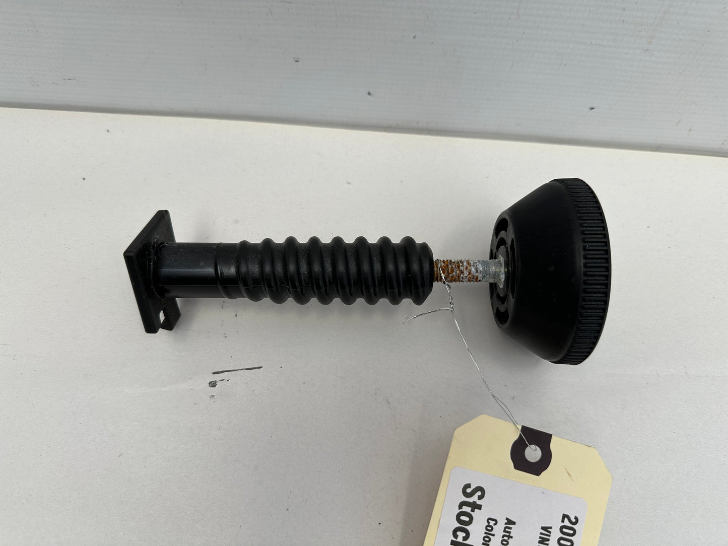 2009 Pontiac G8 GT Spare Wheel Stowage Retainer Nut Screw Bolt OEM - Day's Parts Yard