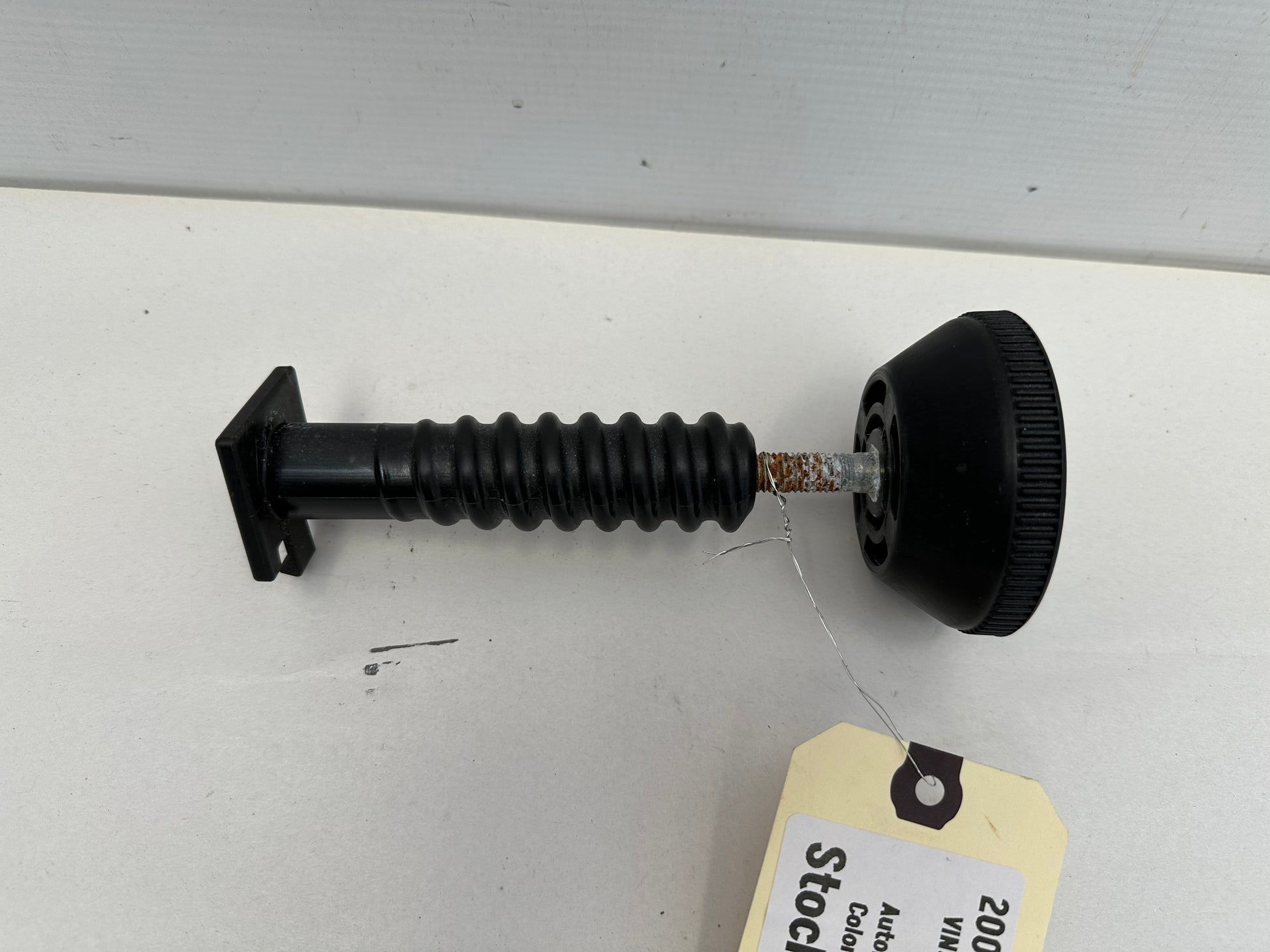 2009 Pontiac G8 GT Spare Wheel Stowage Retainer Nut Screw Bolt OEM - Day's Parts Yard