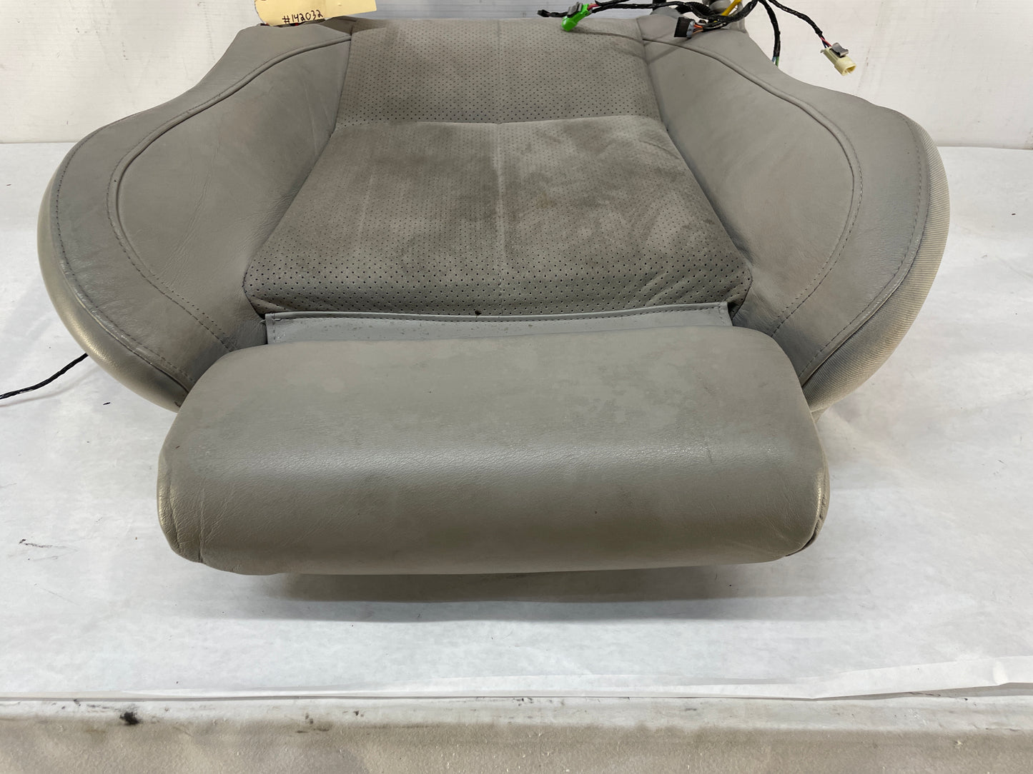 2011 Cadillac CTS-V RH Passenger Front Lower Recaro Seat Bottom Cushion Cover OEM